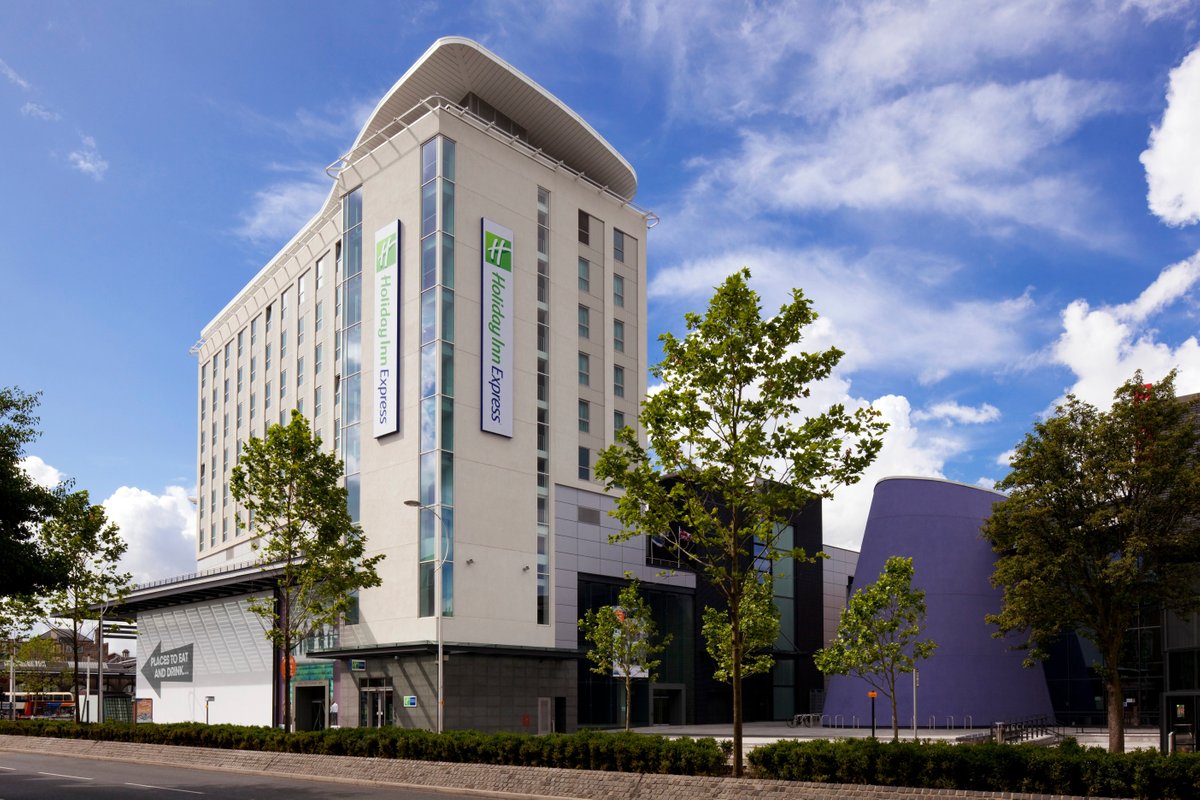 HOLIDAY INN EXPRESS HULL CITY CENTRE, AN IHG HOTEL - Updated 2022 ...