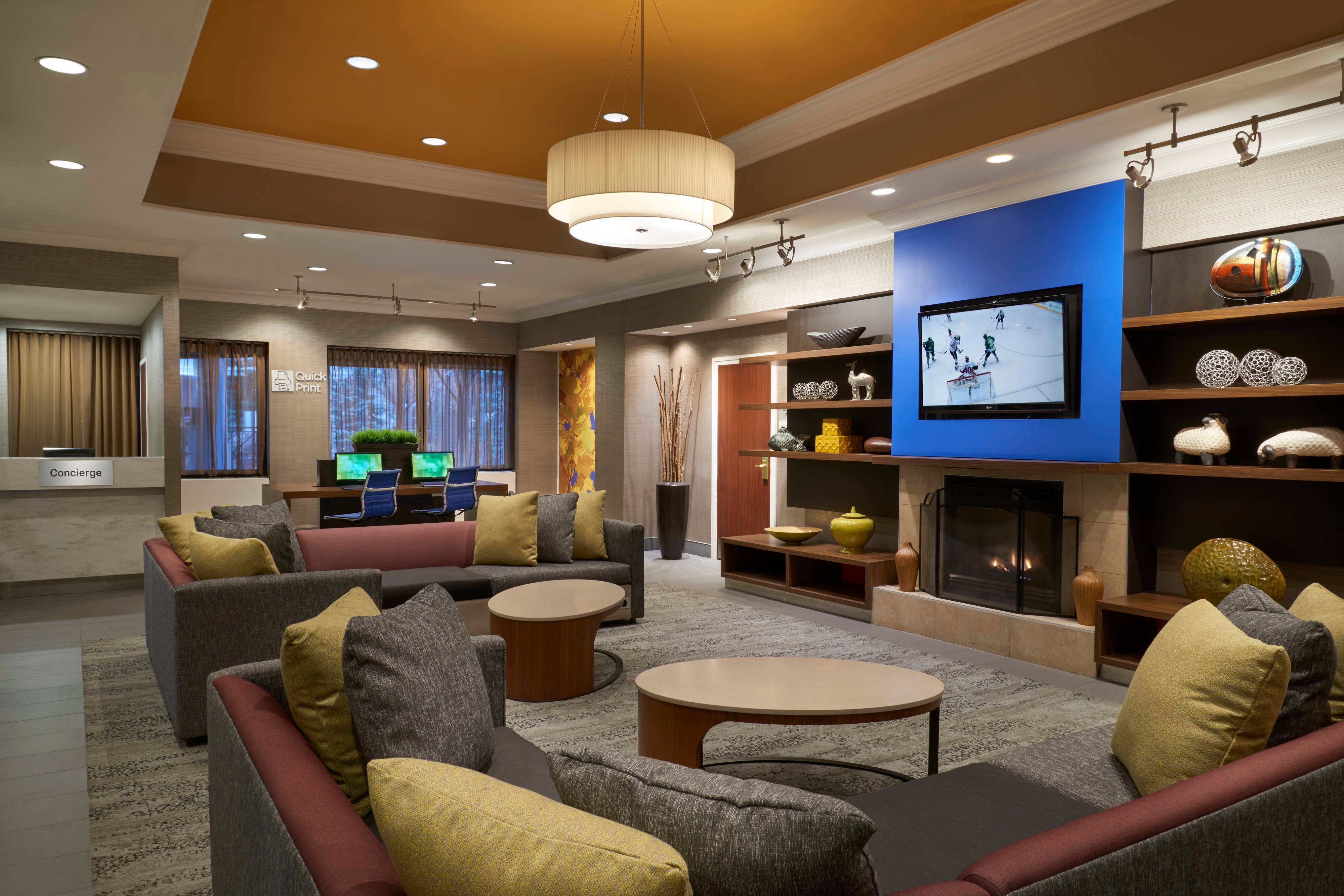 COURTYARD BY MARRIOTT TORONTO DOWNTOWN Updated 2022 Canada   Lobby Fireplace 