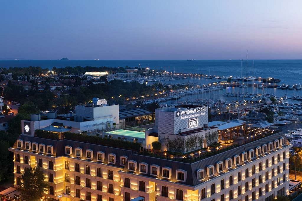 Wyndham Grand Istanbul Kalamis Marina Hotel, hotel en Estambul