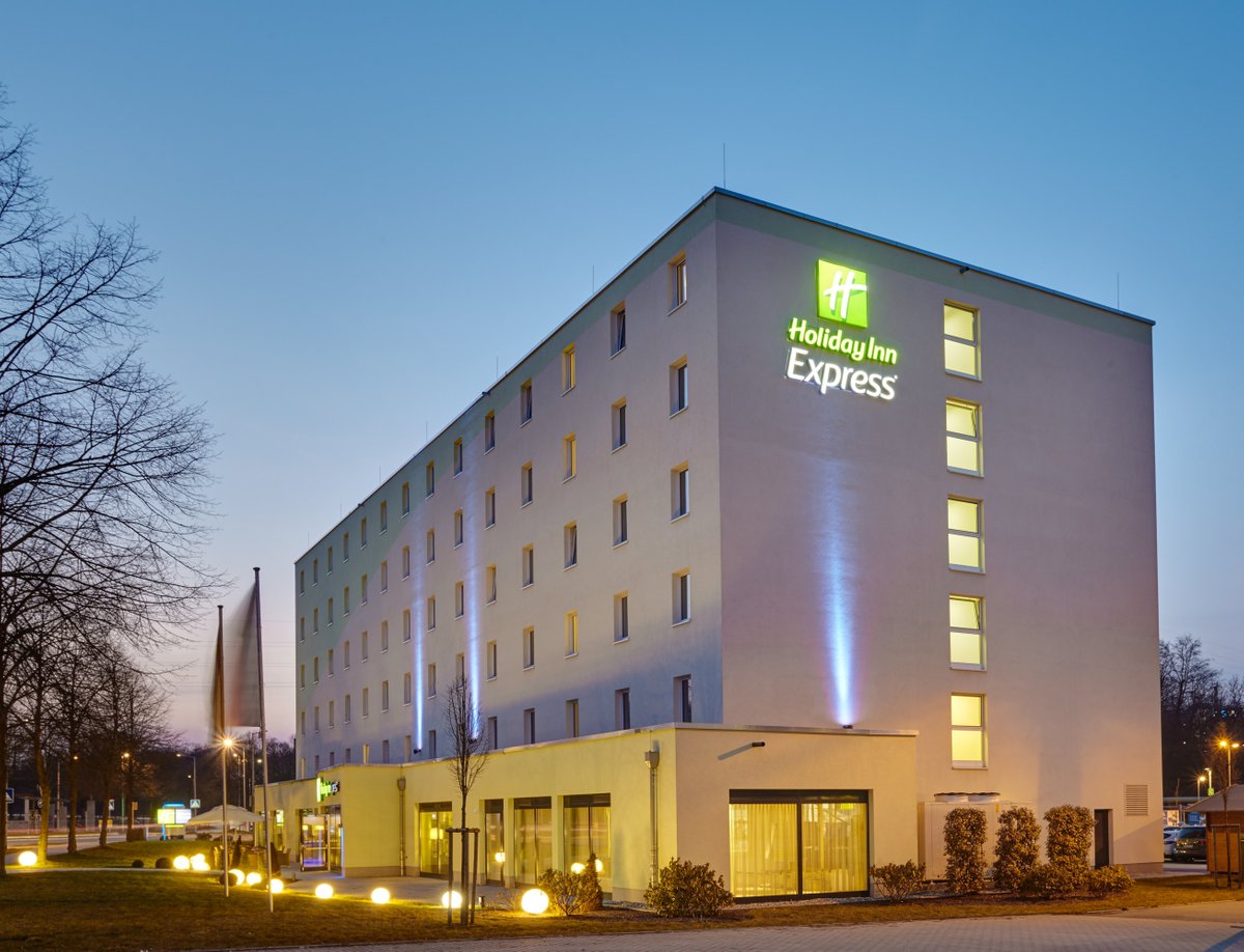 HOLIDAY INN EXPRESS NEUNKIRCHEN, AN IHG HOTEL $87 ($̶9̶4̶) - Updated ...