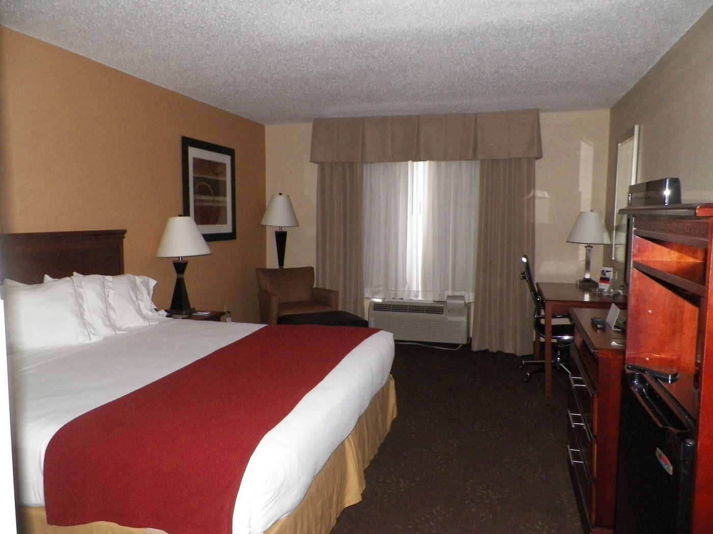 HOLIDAY INN EXPRESS & SUITES FOREST, AN IHG HOTEL - Prices & Reviews (MS)