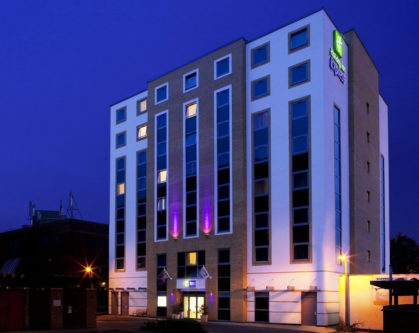HOLIDAY INN EXPRESS LONDON - WATFORD JUNCTION, AN IHG HOTEL