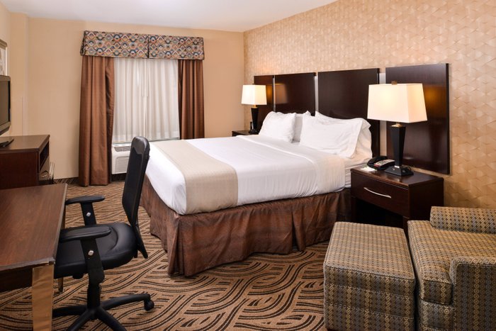 HOLIDAY INN FORT WORTH NORTH-FOSSIL CREEK, AN IHG HOTEL $88 ($̶1̶1̶2̶) -  Prices & Reviews - TX