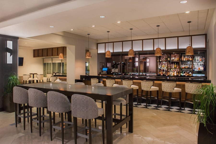 Sheraton Suites Chicago Elk Grove $98 ($̶1̶1̶9̶) - Updated 2022 Prices 