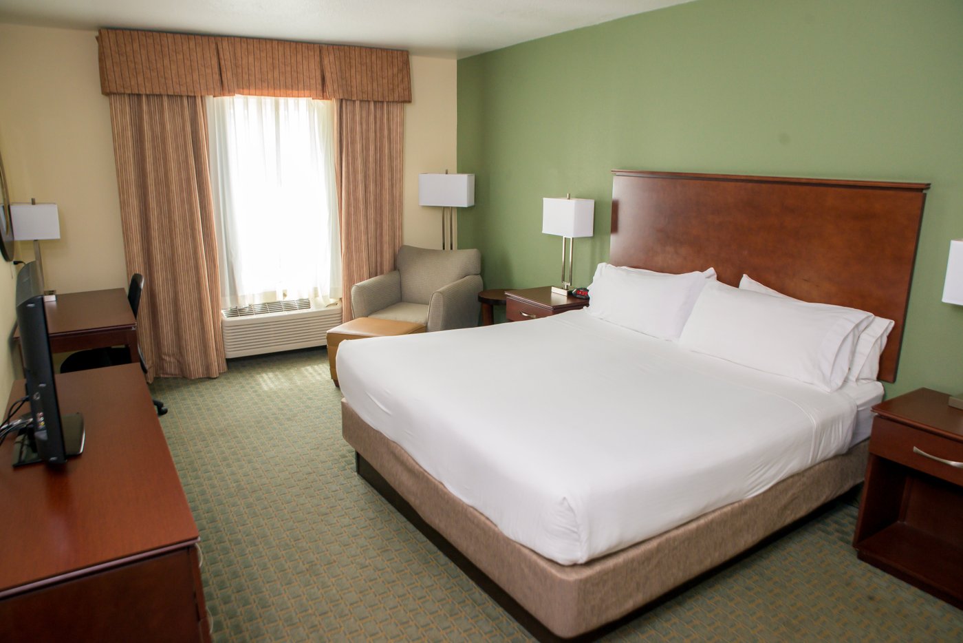 Holiday Inn Express & Suites Cocoa An Ihg Hotel $184 ($̶2̶0̶8̶ 