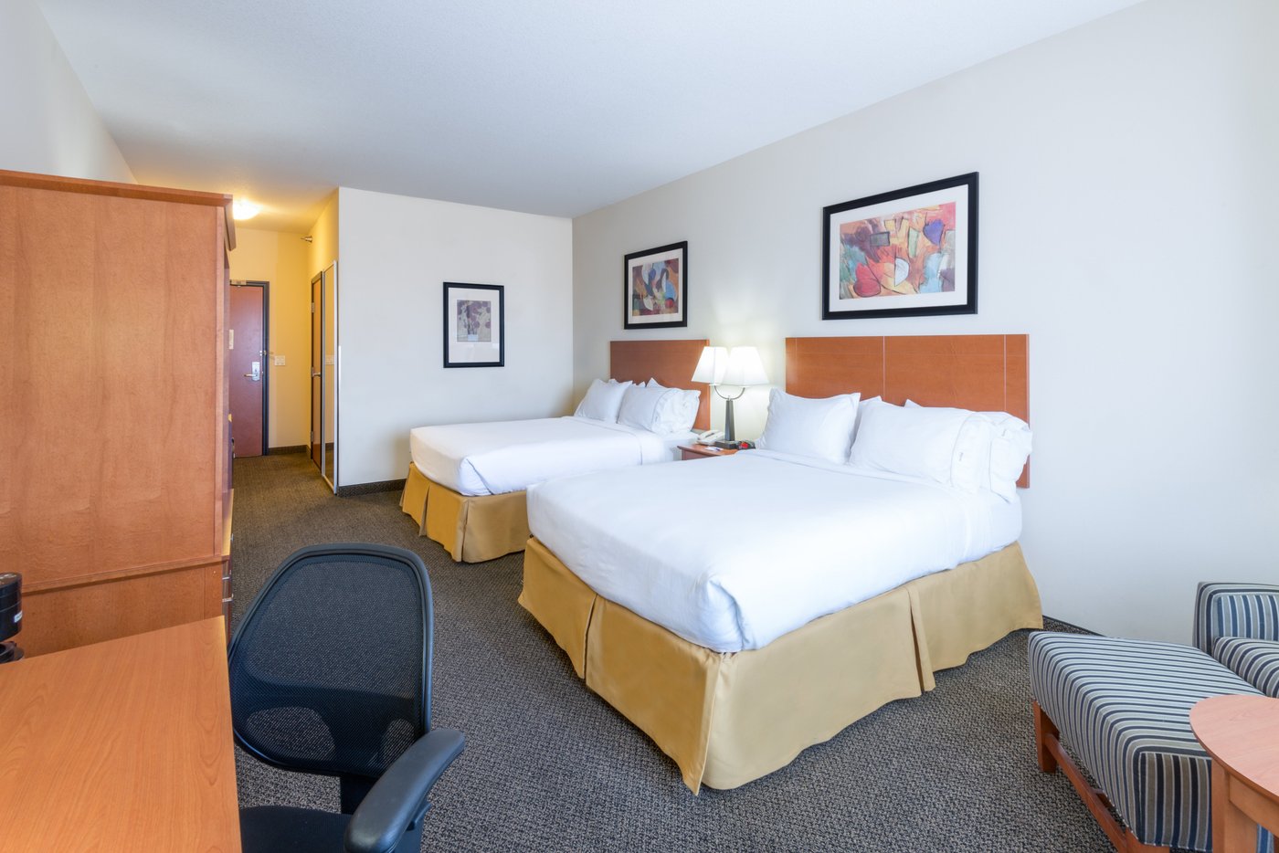 HOLIDAY INN EXPRESS & SUITES VERNAL - DINOSAURLAND, AN IHG HOTEL ...