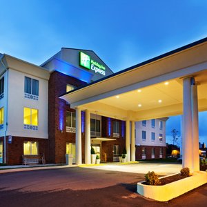 Welcome to the Holiday Inn Express in White House TN