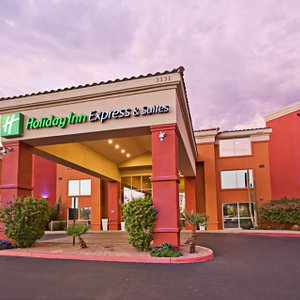 Welcome to the Holiday Inn Express & Suites Scottsdale Old Town