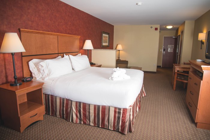 HOLIDAY INN EXPRESS & SUITES LOVELAND, AN IHG HOTEL $124 ($̶1̶4̶7̶ ...