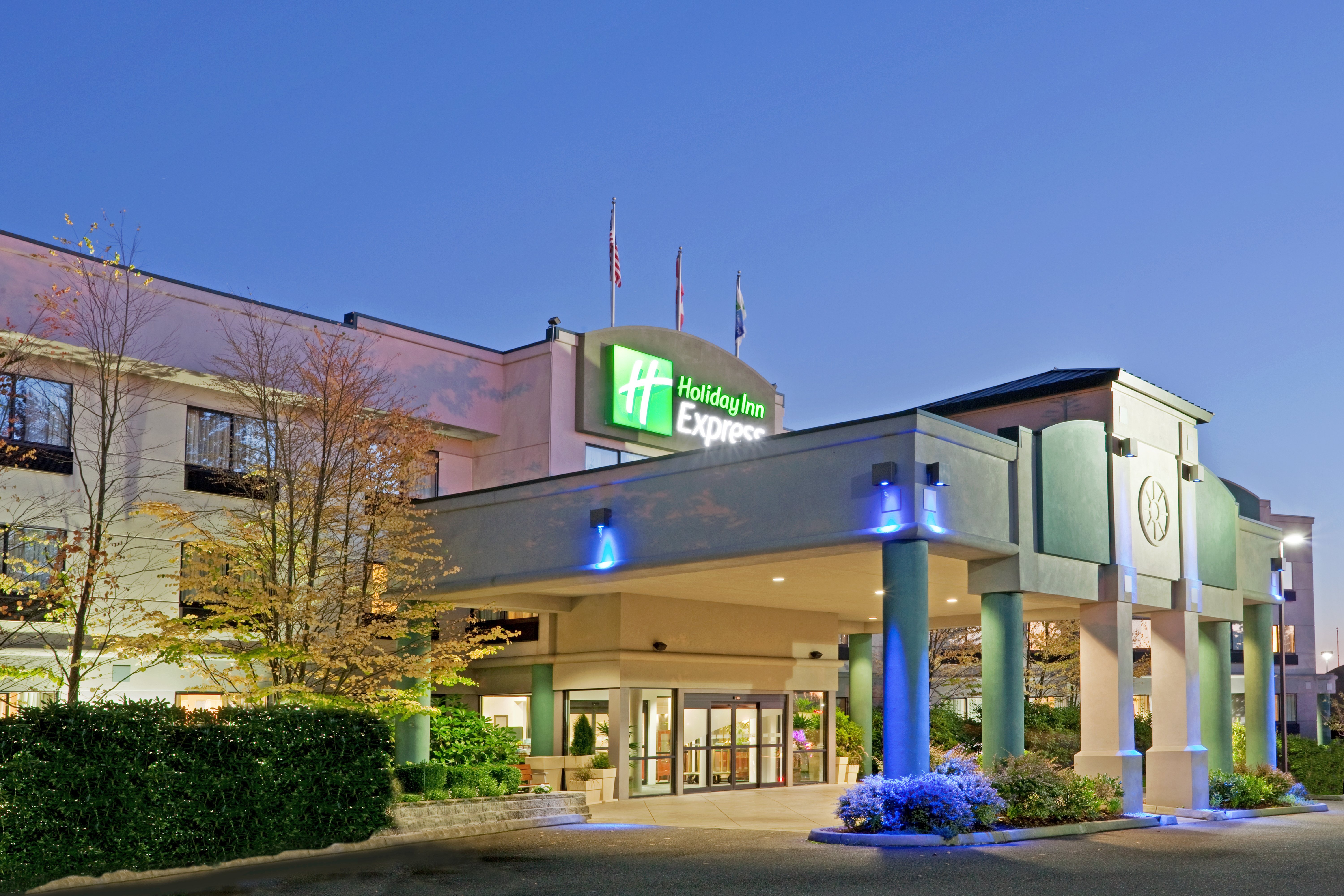 HOLIDAY INN EXPRESS BELLINGHAM AN IHG HOTEL 135 1 6 0 Prices   Hotel Exterior 