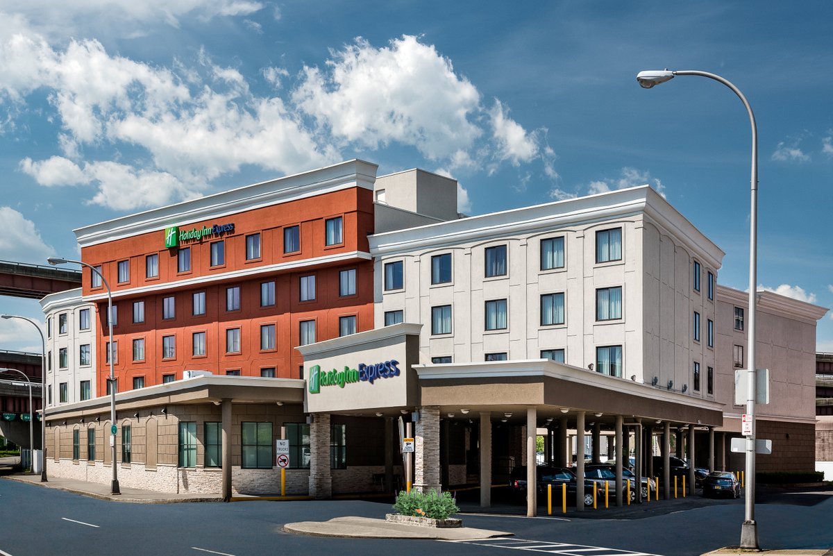 HOLIDAY INN EXPRESS ALBANY - DOWNTOWN, AN IHG HOTEL $101 ($̶1̶2̶9̶ ...