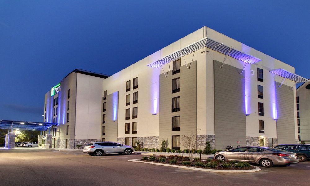 HOLIDAY INN EXPRESS & SUITES JACKSON DOWNTOWN - COLISEUM, AN IHG HOTEL ...