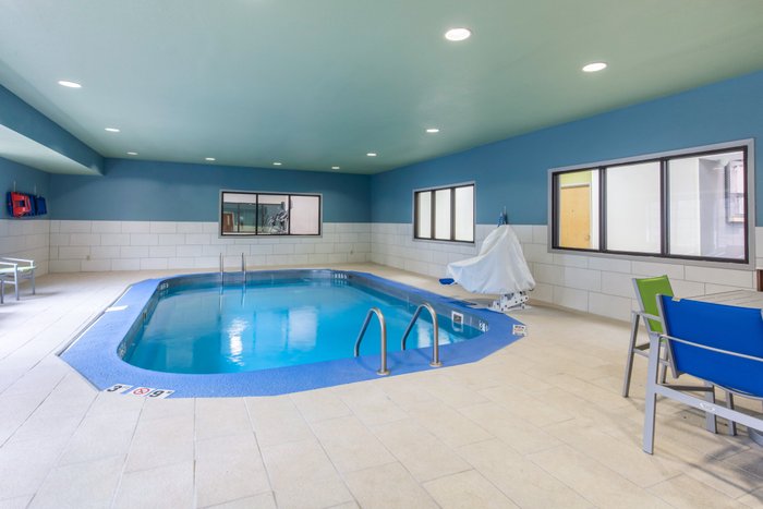 hotels in henderson ky with jacuzzi in room
