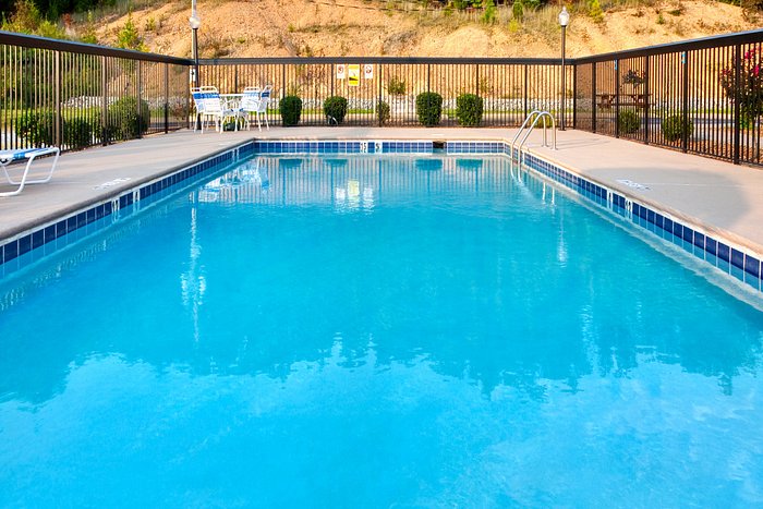 Holiday Inn Express Hurricane Mills Waverly Pool Pictures And Reviews Tripadvisor 