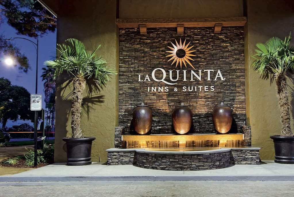 La Quinta Inn &amp; Suites by Wyndham San Jose Airport, hotel in Santa Clara