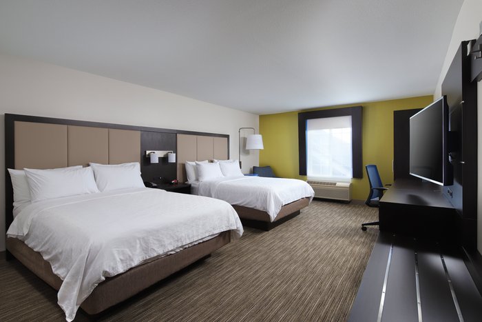 HOLIDAY INN EXPRESS GRAND RAPIDS SW, AN IHG HOTEL $129 ($̶1̶3̶6̶ ...