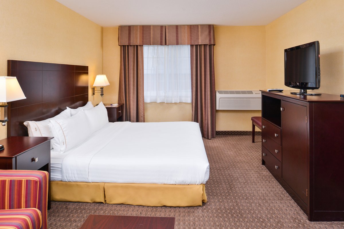 Holiday Inn Express Hotel & Suites Portland-Jantzen Beach, an IHG Hotel - hotel rooms