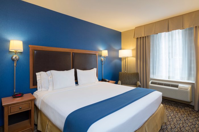 HOLIDAY INN EXPRESS NEW YORK CITY - CHELSEA, AN IHG HOTEL $152 ($̶2̶0̶9̶) -  Updated 2023 Prices & Reviews