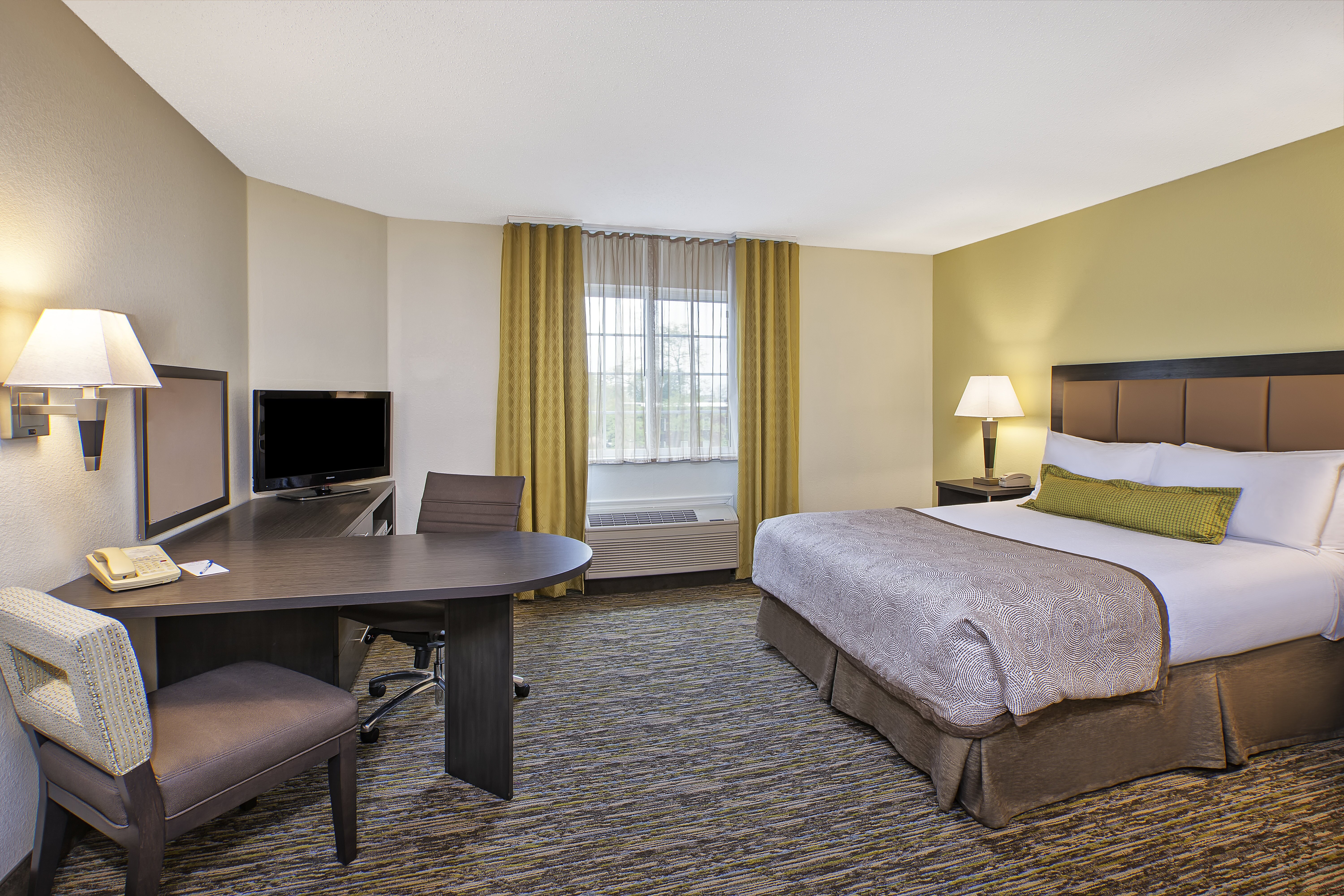 CANDLEWOOD SUITES INDIANAPOLIS AN IHG HOTEL 80 9 0 Prices   Guest Room 