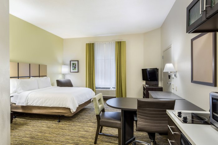 CANDLEWOOD SUITES VIRGINIA BEACH TOWN CENTER, AN IHG HOTEL $111 ...