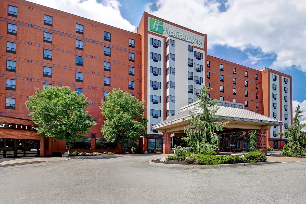Holiday Inn &amp; Suites Windsor (Ambassador Bridge), an IHG Hotel, hotell i Windsor