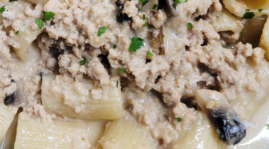 Rigatoni a la bolognese blanche...cêpes et girolles 