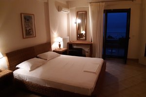 Room & Suite