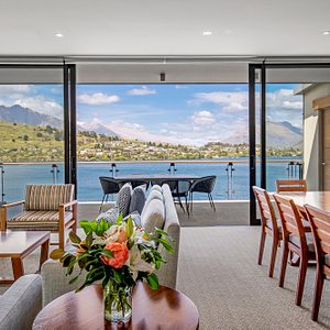 The Rees Hotel, Luxury Apartments and Lakeside Residences, hotel in Queenstown