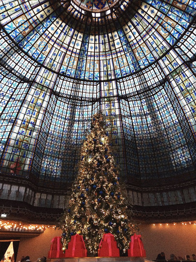 How to See Christmas at Paris Le Bon Marché Rive Gauche