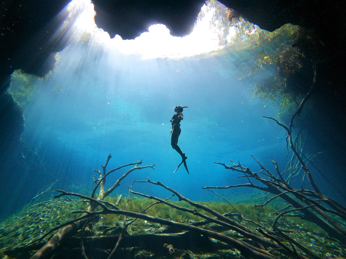 sky diving tulum