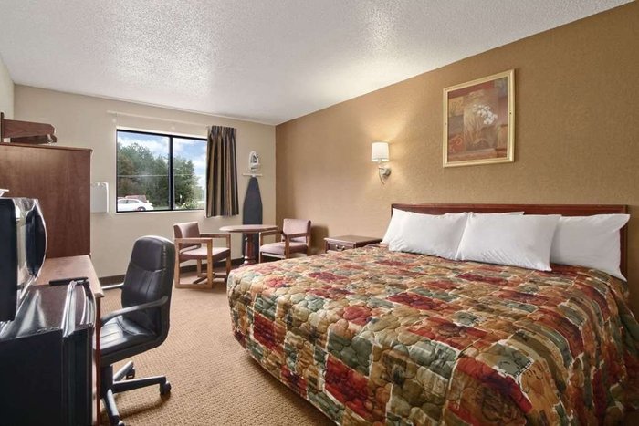 SUPER 8 BY WYNDHAM RICHMOND AIRPORT VA $79 ($̶8̶8̶) - Updated 2024 ...