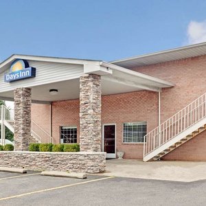 Welcome to the Days Inn Nashville-Joelton