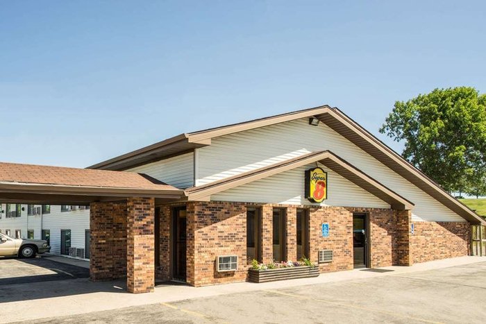 cheap hotels in fergus falls mn