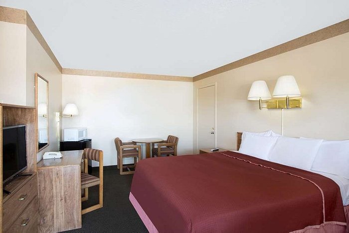 HOWARD JOHNSON BY WYNDHAM ST. GEORGE HOTEL & SUITES $57 ($̶6̶6̶) - Updated  2023 Prices & Reviews - Utah