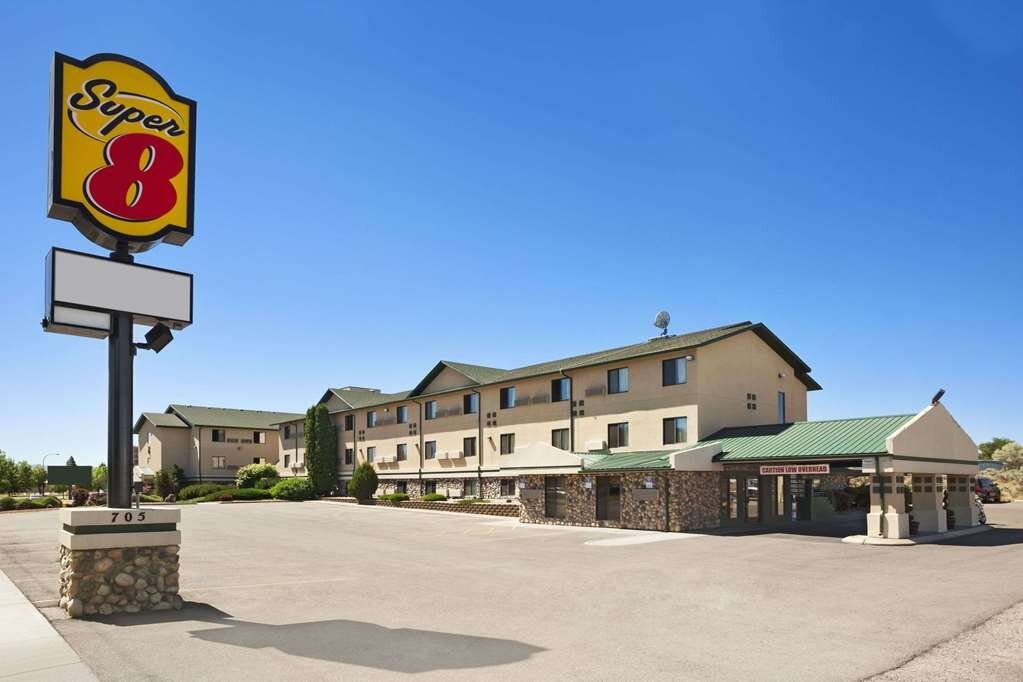 SUPER 8 BY WYNDHAM IDAHO FALLS - Updated 2024 Prices & Motel Reviews