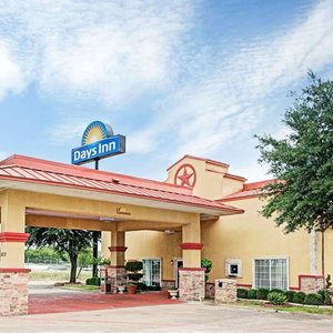 Welcome to the Days Inn Dallas
