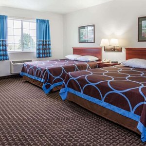 2 Queen Bed Room