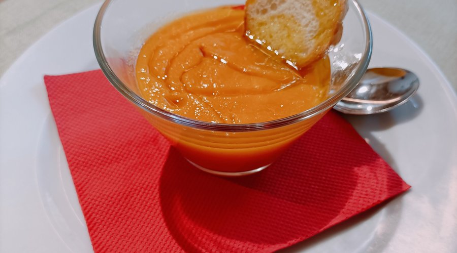 Entreé di benvenuto. Vellutata di zucca con crostino all'olio extravergine d'oliva
