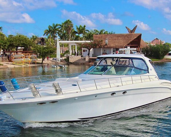 private 46 ft yacht rental in cancun bay