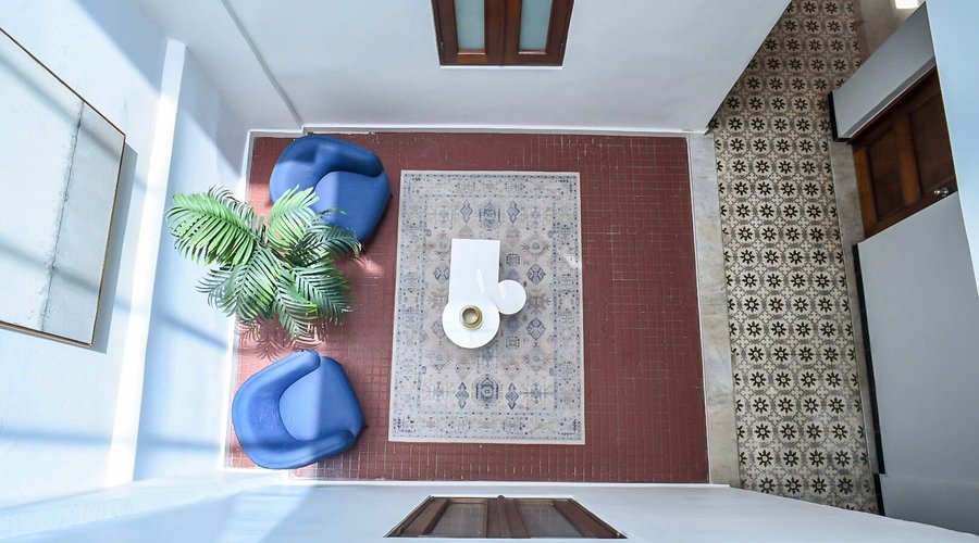 Interior Patio 
Stairs Only (No Elevator/Adults Only (no kids)