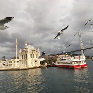 File:LouisVuitton in Istanbul.jpg - Wikipedia
