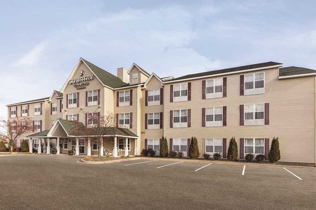 Country Inn &amp; Suites by Radisson, Forest Lake, MN, hotel in Luck