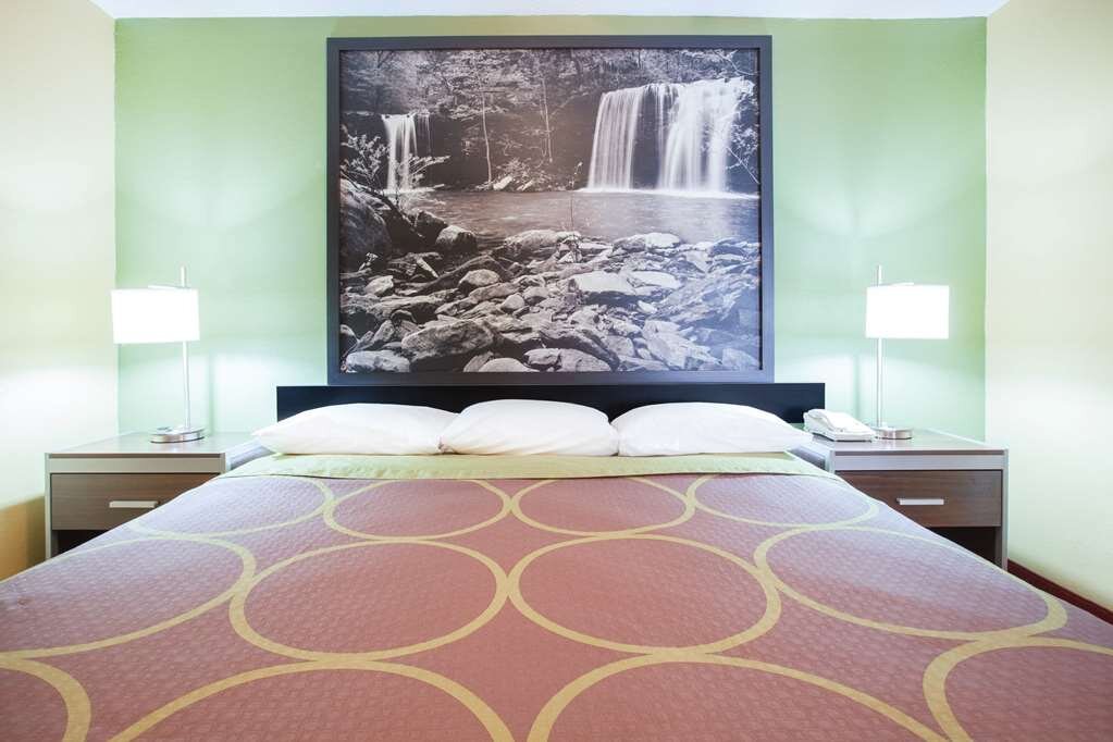 Hotel photo 12 of Super 8 by Wyndham Van Buren/Ft. Smith Area.
