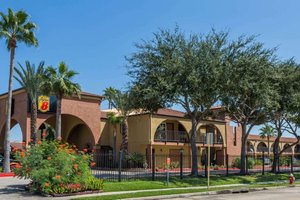 Super 8 by Wyndham Houston/Webster/NASA in Houston, image may contain: Villa, Housing, Hacienda, Hotel