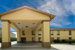 Super 8 by Wyndham Sulphur Lake Charles in Sulphur, image may contain: Hotel, Villa, Housing, Portico