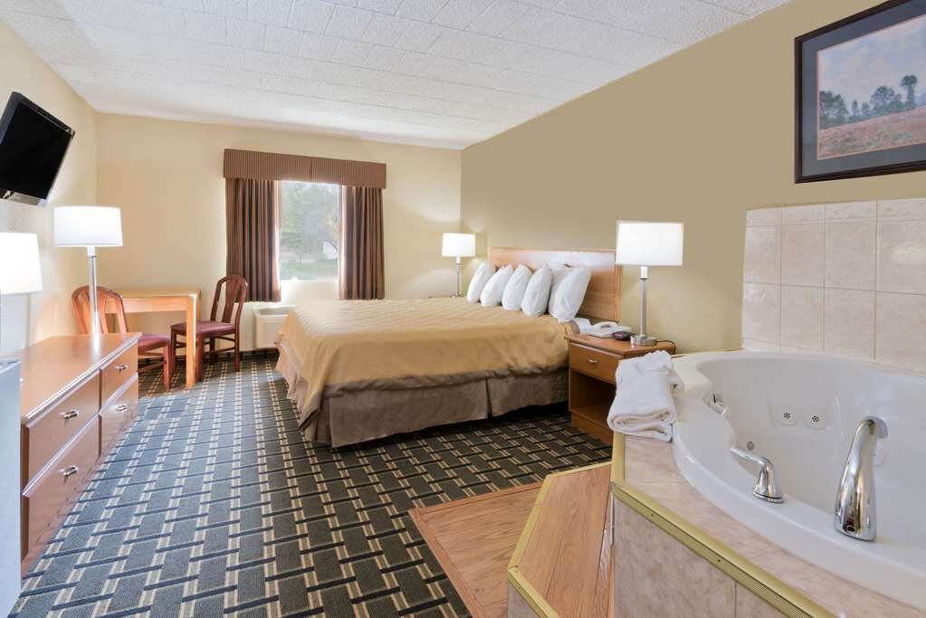 Hotel photo 35 of Days Inn by Wyndham Batavia Darien Lake Theme Park.