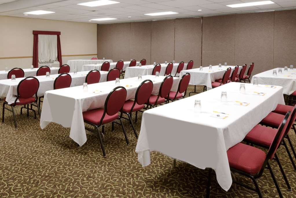 Hotel photo 32 of Days Inn by Wyndham Batavia Darien Lake Theme Park.