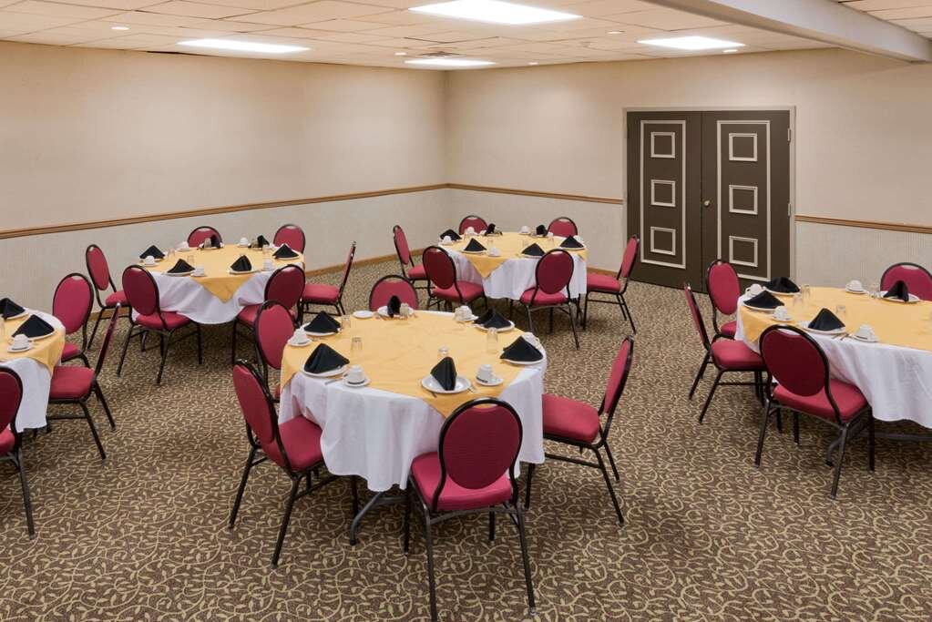 Hotel photo 25 of Days Inn by Wyndham Batavia Darien Lake Theme Park.