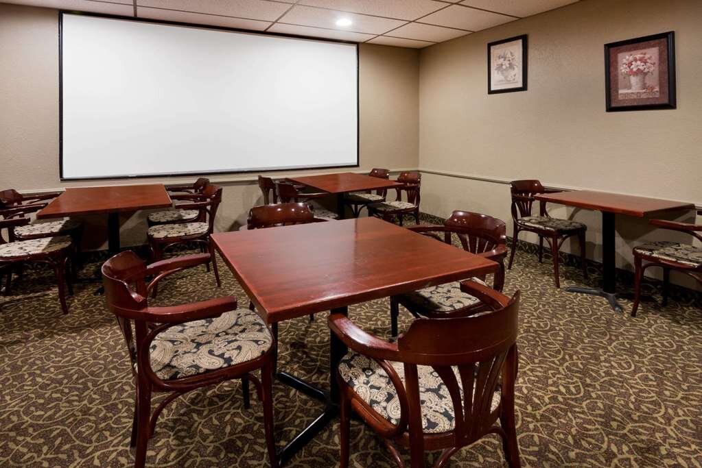 Hotel photo 34 of Days Inn by Wyndham Batavia Darien Lake Theme Park.