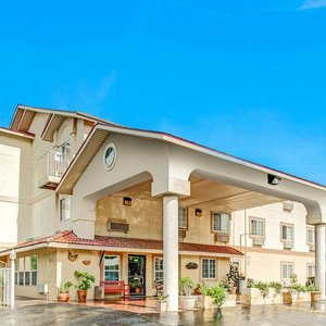Welcome to Super 8 San Antonio